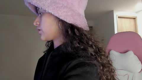 Snapshot of iam_nikki chatting on March 3, 2025, 12:37 am On instagram Imm NikkiHelp me reach 100 likes online show from March 3, 2025, 12:37 am