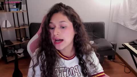 Snapshot of iam_nikki chatting on November 8, 2025, 12:11 am On instagram Imm NikkiHelp me reach 100 likes online show from November 8, 2025, 12:11 am