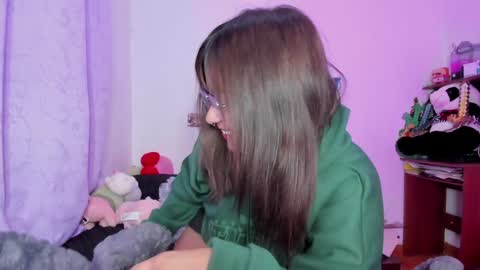 Snapshot of iam_zoechan chatting on December 30, 2024, 6:53 am Zoe 3 online show from December 30, 2024, 6:53 am