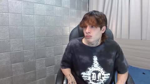 Snapshot of iancute_ chatting on October 5, 2025, 8:18 pm ian online show from October 5, 2025, 8:18 pm