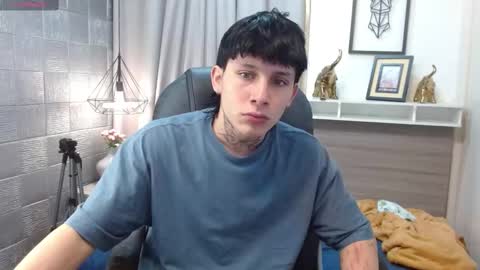 Snapshot of iancute_ chatting on October 10, 2025, 8:19 pm ian online show from October 10, 2025, 8:19 pm
