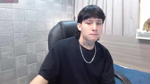 Snapshot of iancute_ chatting on October 15, 2025, 7:47 pm ian online show from October 15, 2025, 7:47 pm