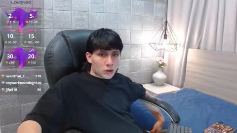 Snapshot of iancute_ chatting on October 16, 2025, 7:53 am ian online show from October 16, 2025, 7:53 am