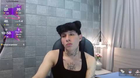 Snapshot of iancute_ chatting on October 17, 2025, 6:43 pm ian online show from October 17, 2025, 6:43 pm