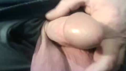 Snapshot of ichselbst111 chatting on December 9, 2024, 8:01 pm Paul hat Latte online show from December 9, 2024, 8:01 pm