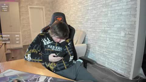 Snapshot of iliaskrislove chatting on March 6, 2025, 7:10 pm iliaskris online show from March 6, 2025, 7:10 pm
