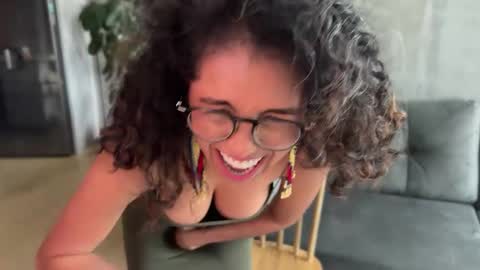 Snapshot of illaroom chatting on February 22, 2025, 9:48 pm Kloe online show from February 22, 2025, 9:48 pm