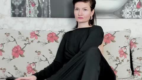 Snapshot of illegalbeauty87 chatting on January 5, 2025, 1:56 am Ingrid or more easier...Miss  GoDDess Mistress online show from January 5, 2025, 1:56 am