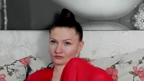 Snapshot of illegalbeauty87 chatting on January 27, 2025, 9:44 pm Ingrid or more easier...Miss  GoDDess Mistress online show from January 27, 2025, 9:44 pm