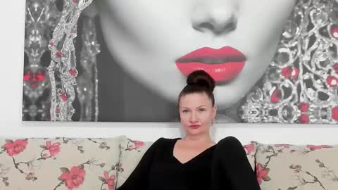 Snapshot of illegalbeauty87 chatting on September 9, 2025, 11:04 pm Ingrid or more easier...Miss  GoDDess Mistress online show from September 9, 2025, 11:04 pm