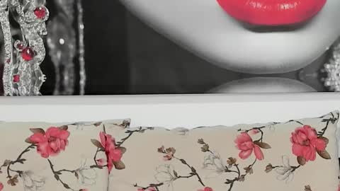 Snapshot of illegalbeauty87 chatting on October 4, 2025, 2:31 am Ingrid or more easier...Miss  GoDDess Mistress online show from October 4, 2025, 2:31 am