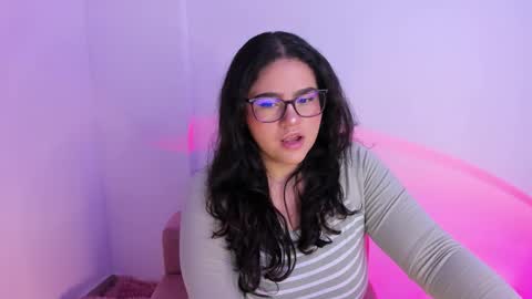 Snapshot of im_meii chatting on October 8, 2025, 10:18 pm mei mei uwu online show from October 8, 2025, 10:18 pm