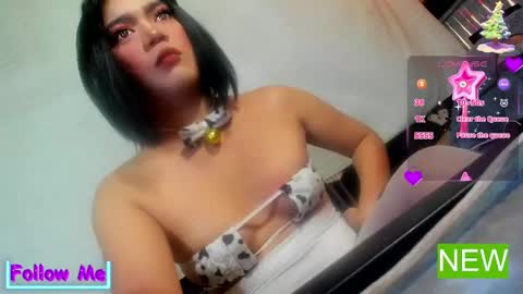 Snapshot of im_ur_hot_ella chatting on December 31, 2024, 3:23 am ella may online show from December 31, 2024, 3:23 am