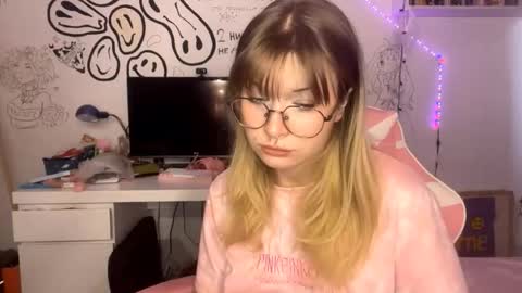 Yuki online show from October 23, 2025, 6:56 am