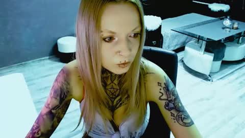 Snapshot of inesdesire chatting on October 15, 2025, 3:34 pm InesDesire online show from October 15, 2025, 3:34 pm