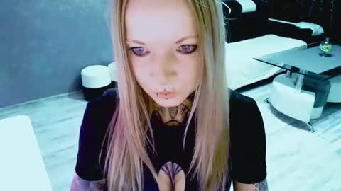 Snapshot of inesdesire chatting on October 28, 2025, 8:18 am InesDesire online show from October 28, 2025, 8:18 am