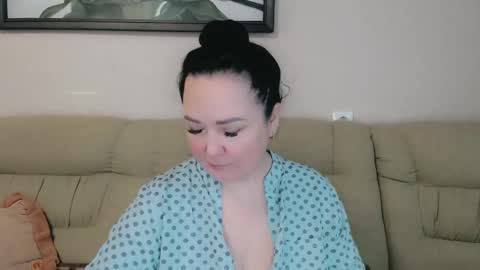 Snapshot of infinity_loveliness chatting on February 3, 2025, 6:02 am Infinity online show from February 3, 2025, 6:02 am