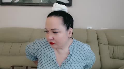 Snapshot of infinity_loveliness chatting on February 4, 2025, 8:13 am Infinity online show from February 4, 2025, 8:13 am