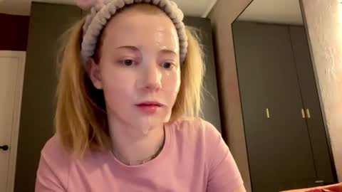 Snapshot of infinitysoul_ chatting on December 31, 2024, 1:52 pm Alexa..  Inst     Fansly infinitysoul  online show from December 31, 2024, 1:52 pm