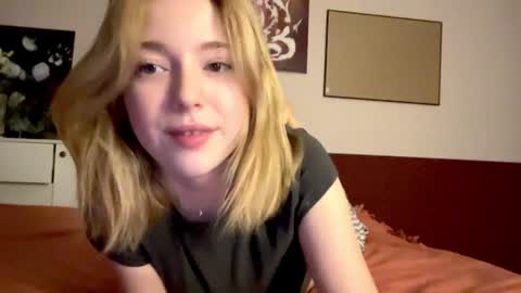 Snapshot of infinitysoul_ chatting on January 1, 2025, 8:15 pm Alexa..  Inst     Fansly infinitysoul  online show from January 1, 2025, 8:15 pm