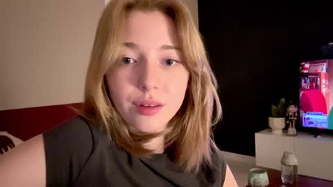 Snapshot of infinitysoul_ chatting on February 4, 2025, 9:31 pm Alexa..  Inst     Fansly infinitysoul  online show from February 4, 2025, 9:31 pm