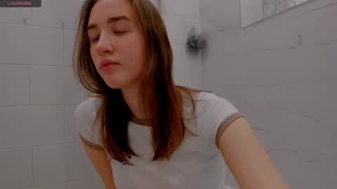 Snapshot of internetsexplorer chatting on February 19, 2025, 7:05 pm Bernadette Join online show from February 19, 2025, 7:05 pm