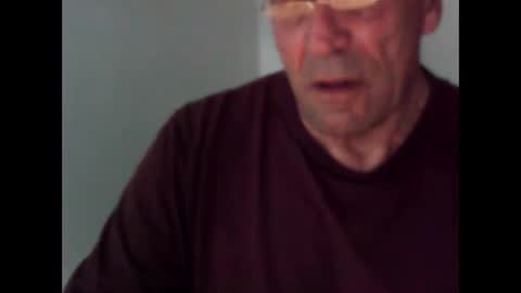 Snapshot of invested2022 chatting on November 3, 2025, 4:19 pm Invested online show from November 3, 2025, 4:19 pm