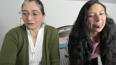 Snapshot of iris__sexy chatting on February 6, 2025, 10:00 pm angusdiabla online show from February 6, 2025, 10:00 pm