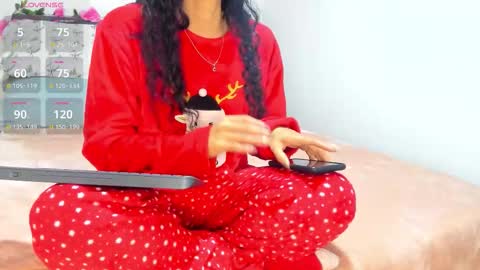 Snapshot of iris_evans__ chatting on October 3, 2025, 7:33 pm iris online show from October 3, 2025, 7:33 pm