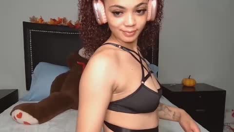 Snapshot of iris_the_squirter chatting on November 1, 2025, 2:35 am Iris  online show from November 1, 2025, 2:35 am