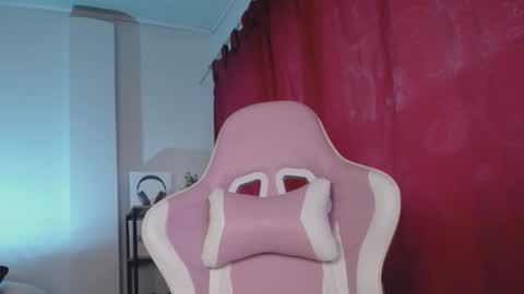 Snapshot of isa_emeralds chatting on September 23, 2025, 10:51 am Isabella  online show from September 23, 2025, 10:51 am