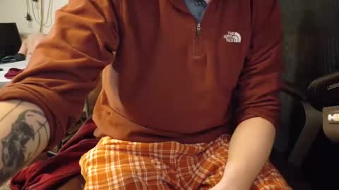 Snapshot of isaac_sheffield chatting on January 3, 2025, 10:08 pm isaac online show from January 3, 2025, 10:08 pm