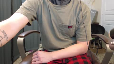 Snapshot of isaac_sheffield chatting on October 5, 2025, 2:48 pm isaac online show from October 5, 2025, 2:48 pm