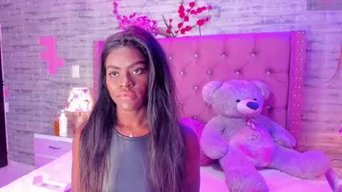 Snapshot of isabellabroms21 chatting on February 20, 2025, 8:47 pm v online show from February 20, 2025, 8:47 pm