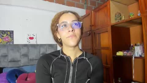 Isabela  online show from September 23, 2025, 7:11 am