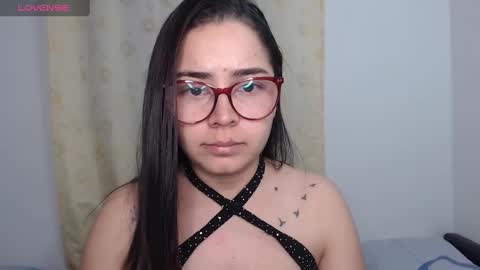 Snapshot of isemma chatting on December 10, 2024, 3:52 am Emma online show from December 10, 2024, 3:52 am