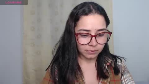 Snapshot of isemma chatting on December 13, 2024, 3:49 am Emma online show from December 13, 2024, 3:49 am