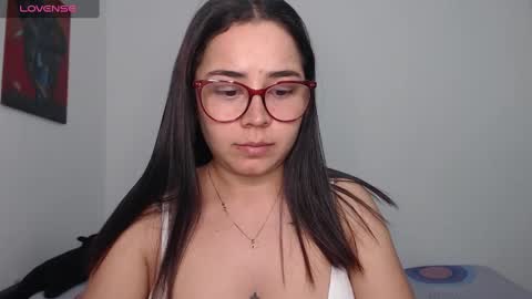 Snapshot of isemma chatting on January 2, 2025, 3:05 am Emma online show from January 2, 2025, 3:05 am