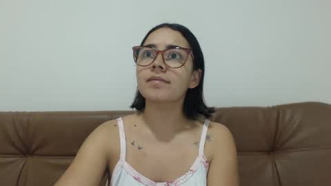 Snapshot of isemma chatting on September 26, 2025, 4:05 am Emma online show from September 26, 2025, 4:05 am