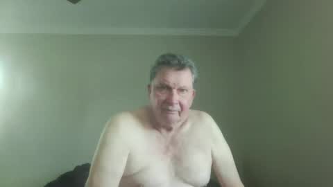 Snapshot of island625103 chatting on October 15, 2025, 6:41 pm island625103 online show from October 15, 2025, 6:41 pm