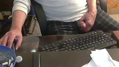 Snapshot of islandduke chatting on December 17, 2024, 3:39 am Duke online show from December 17, 2024, 3:39 am