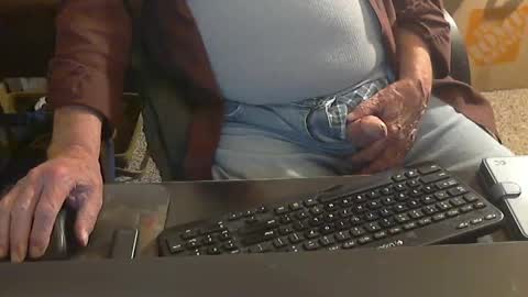 Snapshot of islandduke chatting on September 19, 2025, 5:24 pm Duke online show from September 19, 2025, 5:24 pm