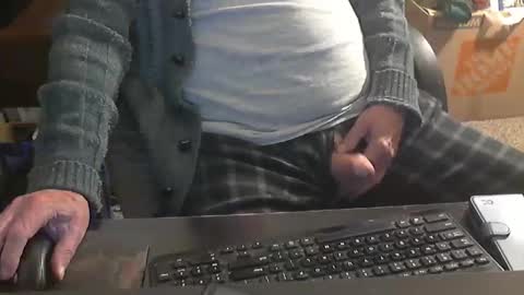 Snapshot of islandduke chatting on November 12, 2025, 4:40 pm Duke online show from November 12, 2025, 4:40 pm