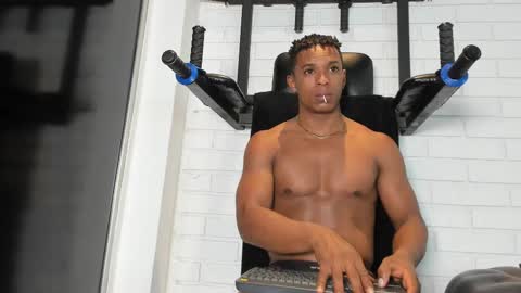Snapshot of italomoore chatting on September 16, 2025, 12:06 pm Italo Moore online show from September 16, 2025, 12:06 pm
