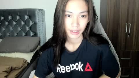 Snapshot of its_me_cora chatting on February 7, 2025, 5:41 am Cora online show from February 7, 2025, 5:41 am