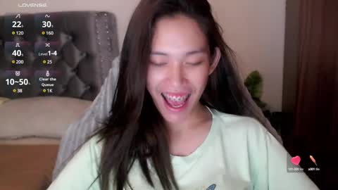 Snapshot of its_me_cora chatting on March 5, 2025, 5:40 am Cora online show from March 5, 2025, 5:40 am