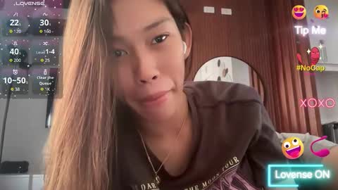 Snapshot of its_me_cora chatting on September 10, 2025, 5:29 am Cora online show from September 10, 2025, 5:29 am