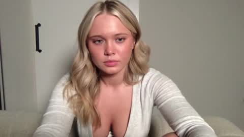 Snapshot of itsmadisynmae chatting on March 7, 2025, 12:37 am OF  madisynmaee online show from March 7, 2025, 12:37 am
