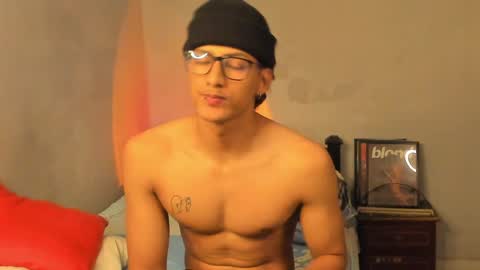 Snapshot of ivano_jones chatting on December 7, 2024, 12:02 pm Ivano online show from December 7, 2024, 12:02 pm