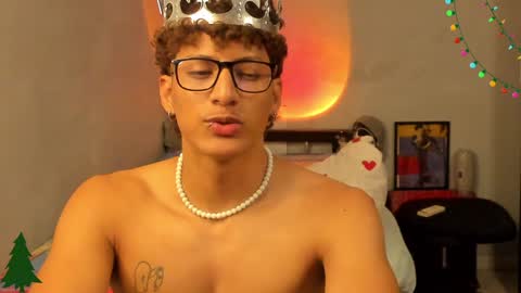 Snapshot of ivano_jones chatting on December 24, 2024, 1:50 pm Ivano online show from December 24, 2024, 1:50 pm